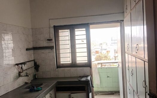 2BHK FLAT- RENT- FAMILY- BACHELORS- GULBAI TEKRA- RR363