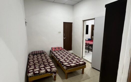 3BHK FLAT- RENT- BACHELORS- THALTEJ- RR831