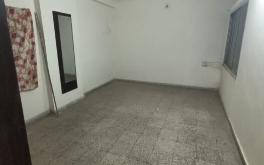 2BHK FLAT- RENT- FAMILY- DRIVE IN ROAD- RR325